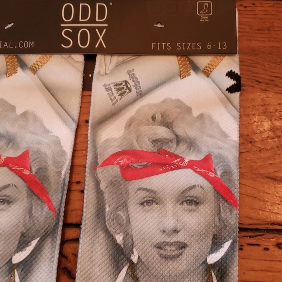 NWT - MARILYN MONROE ODD SOX THUG ANGEL - Picture 3 of 7